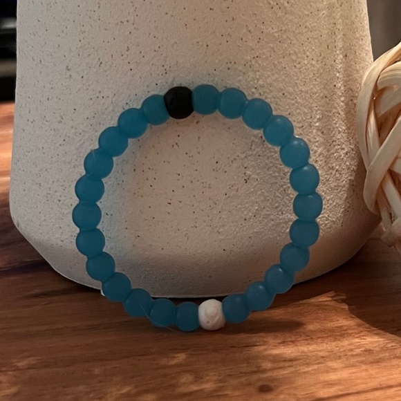 Lokai "Clean Water" Bracelet - Picture 2 of 7